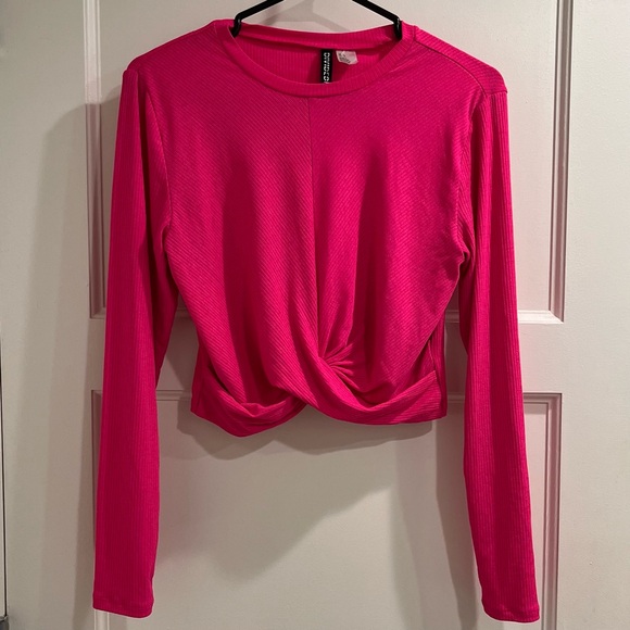H&M neon pink long sleeve crop top - Picture 2 of 7